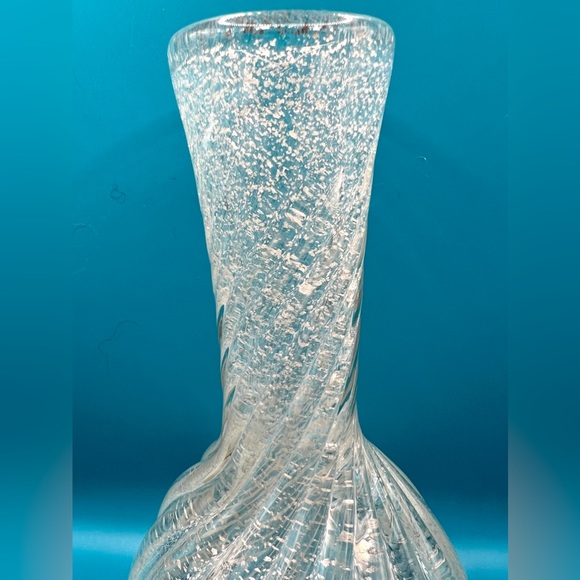 Mikasa by Kurata Handcrafted Swirl Crystal Glass White Bud Vase w/ Silver Flakes - Picture 3 of 13